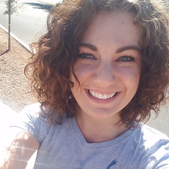 Meet your Posher, Serena - Picture 1 of 1